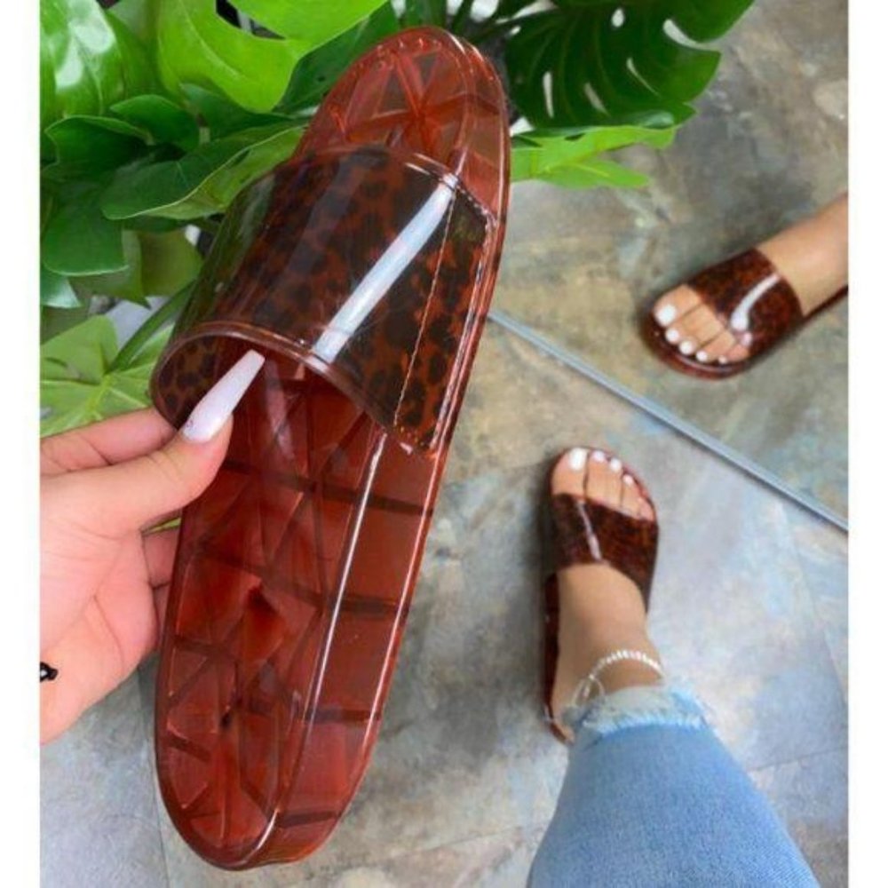 These pretty sandals can also fit size 9.